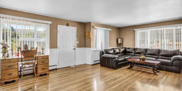 Image 2: 27-web-or-mls-724-w-5th-st