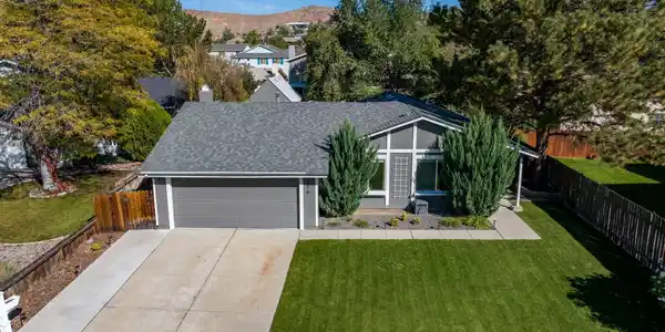 876 Pinewood Court
