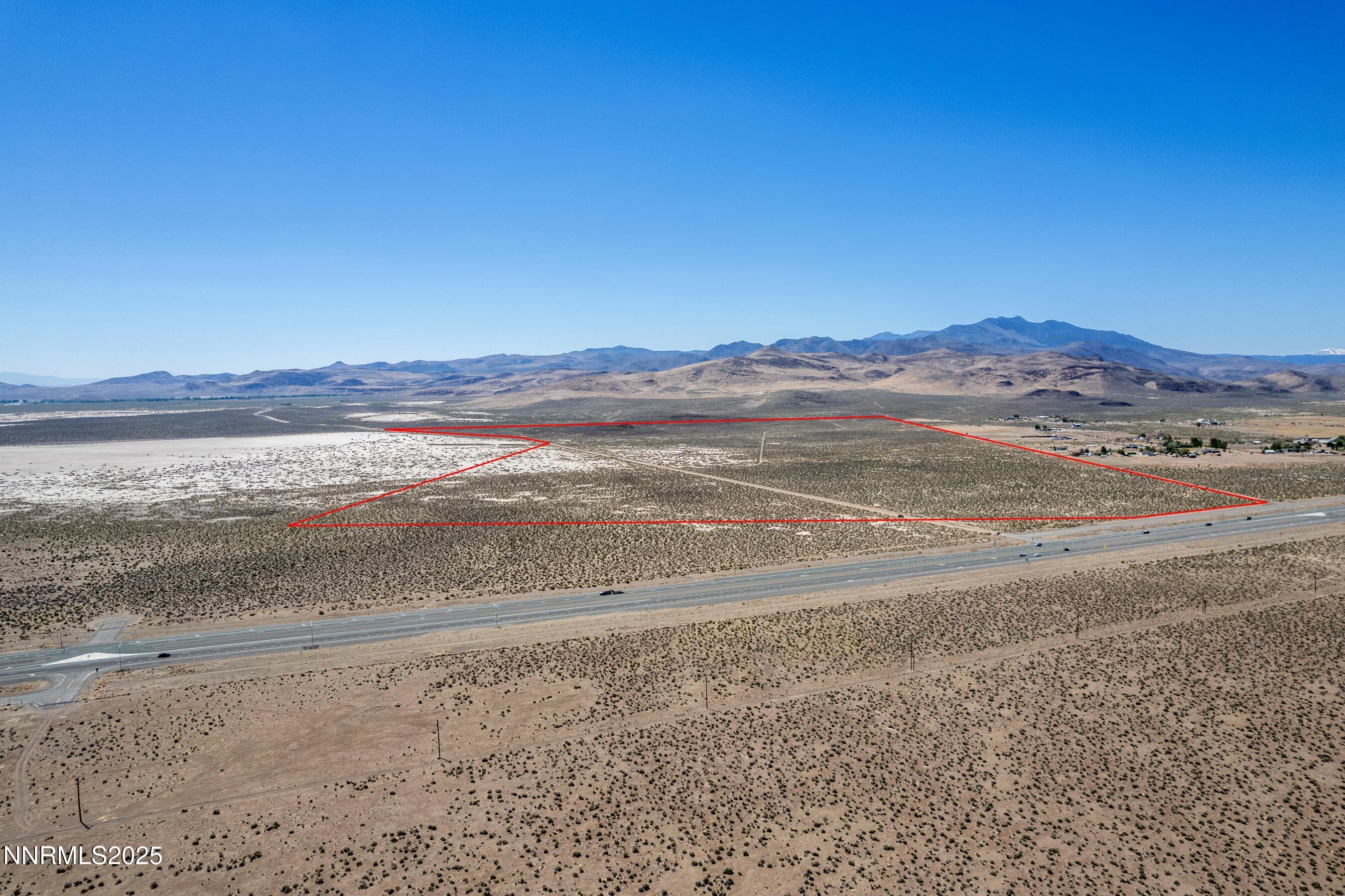 Image 2: North w Lines BAH NV