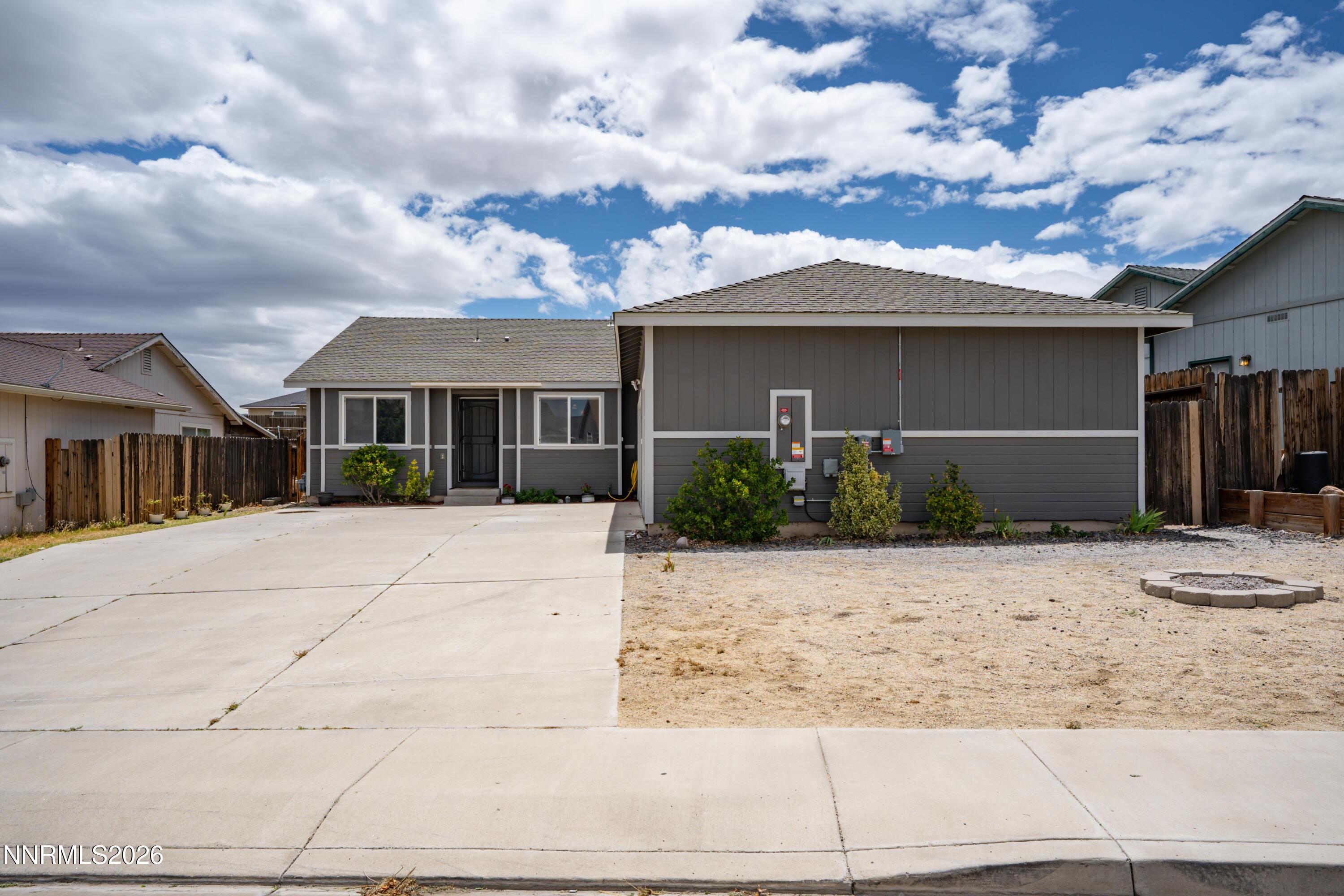 Image 2: 02-333 Emigrant Wy Fernley NV 89408 (2 o