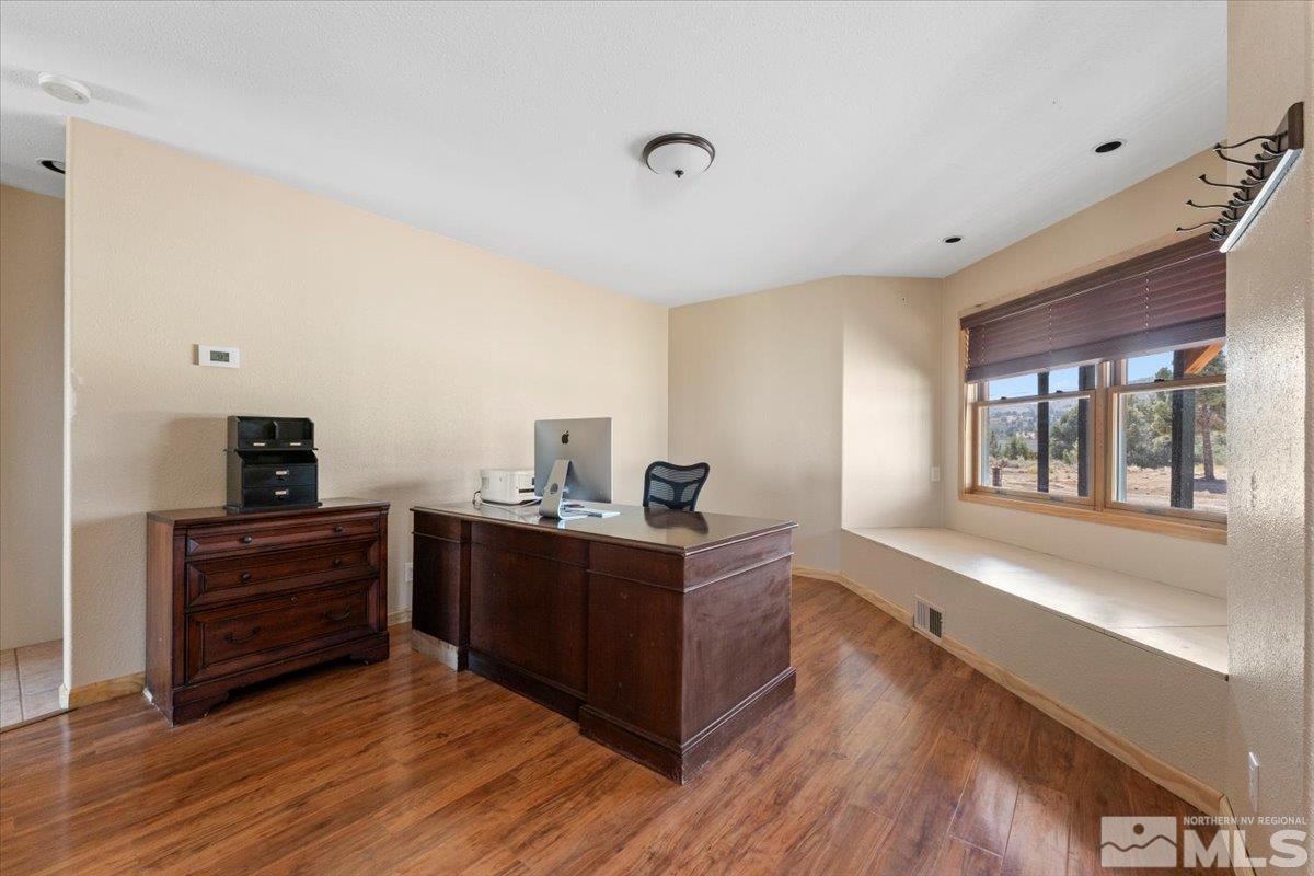 Image 3: Photo 3