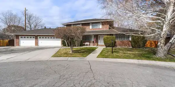 2303 Queen Anne Court
