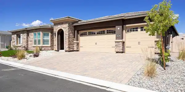 9945 Amienda Way