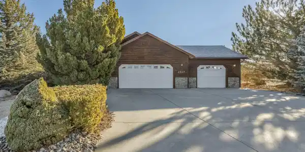 1317 Bridle Way