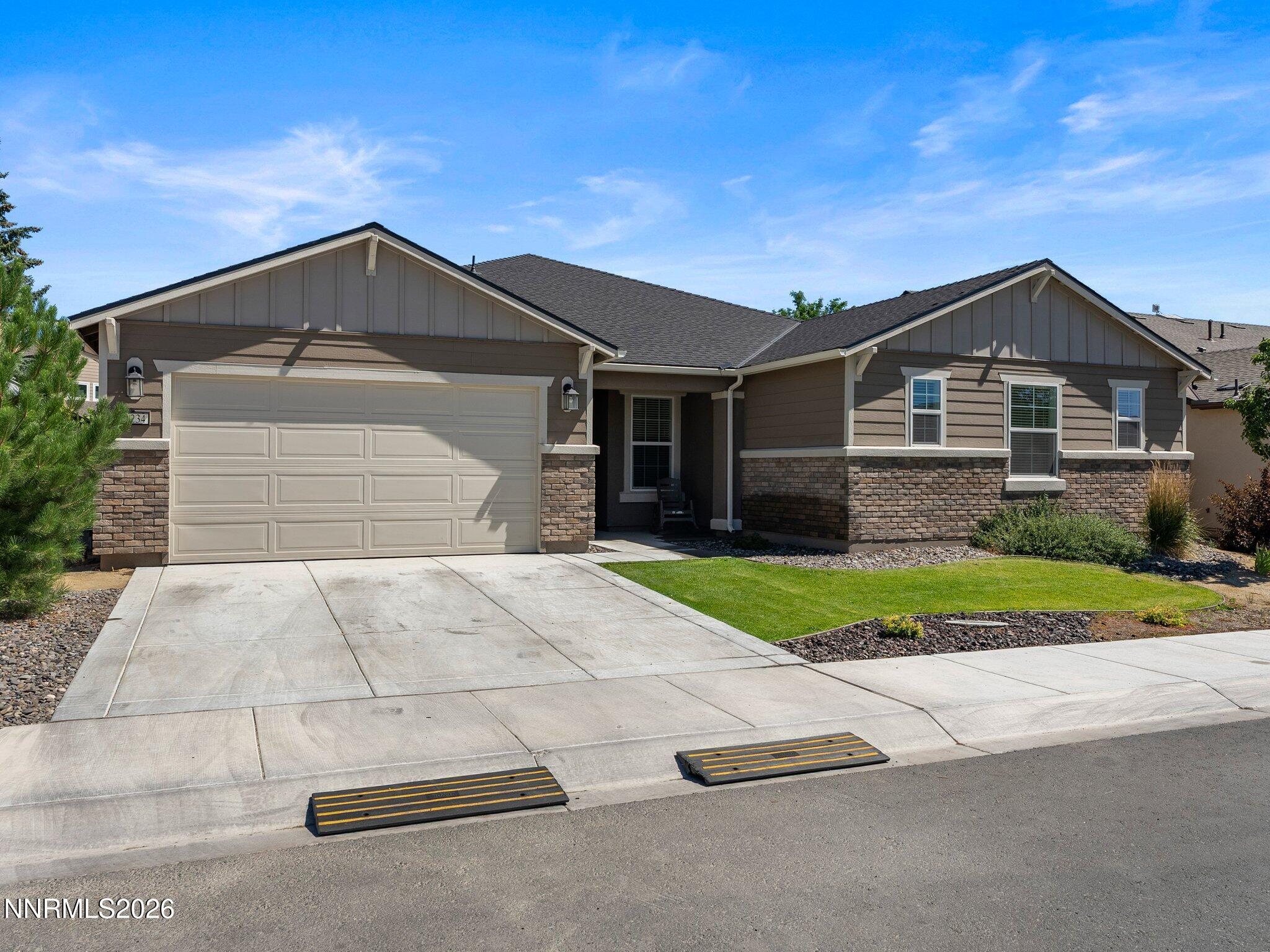 Image 2: 1234 Bravestone Ave-113