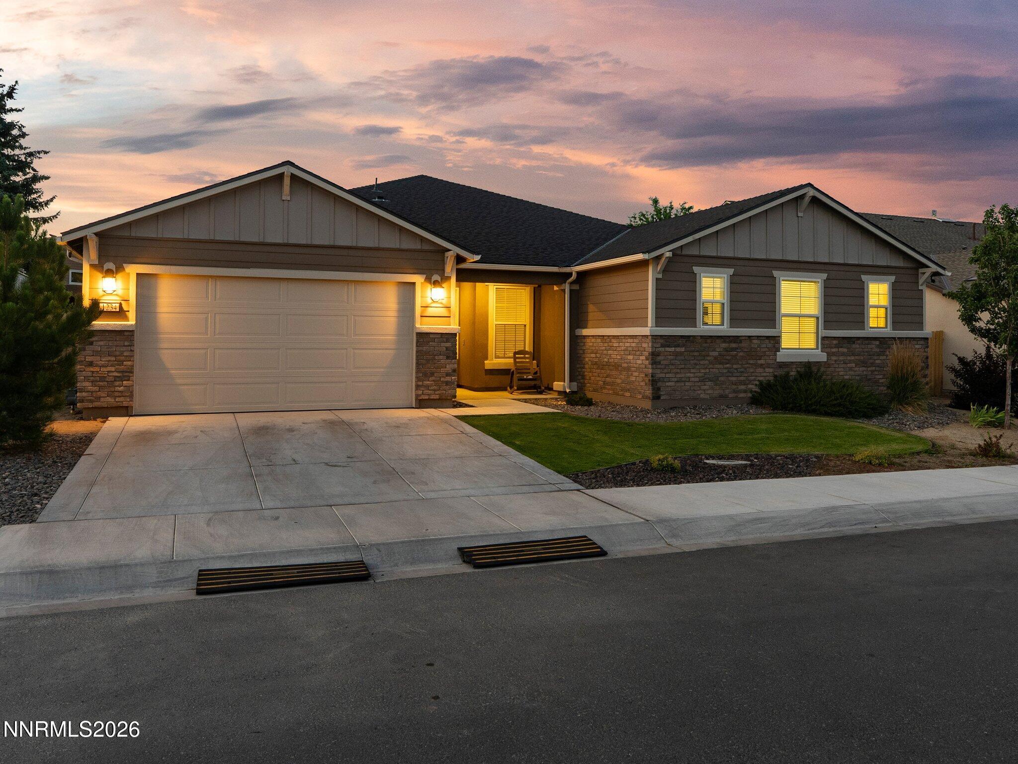 Image 4: 1234 Bravestone Ave-100