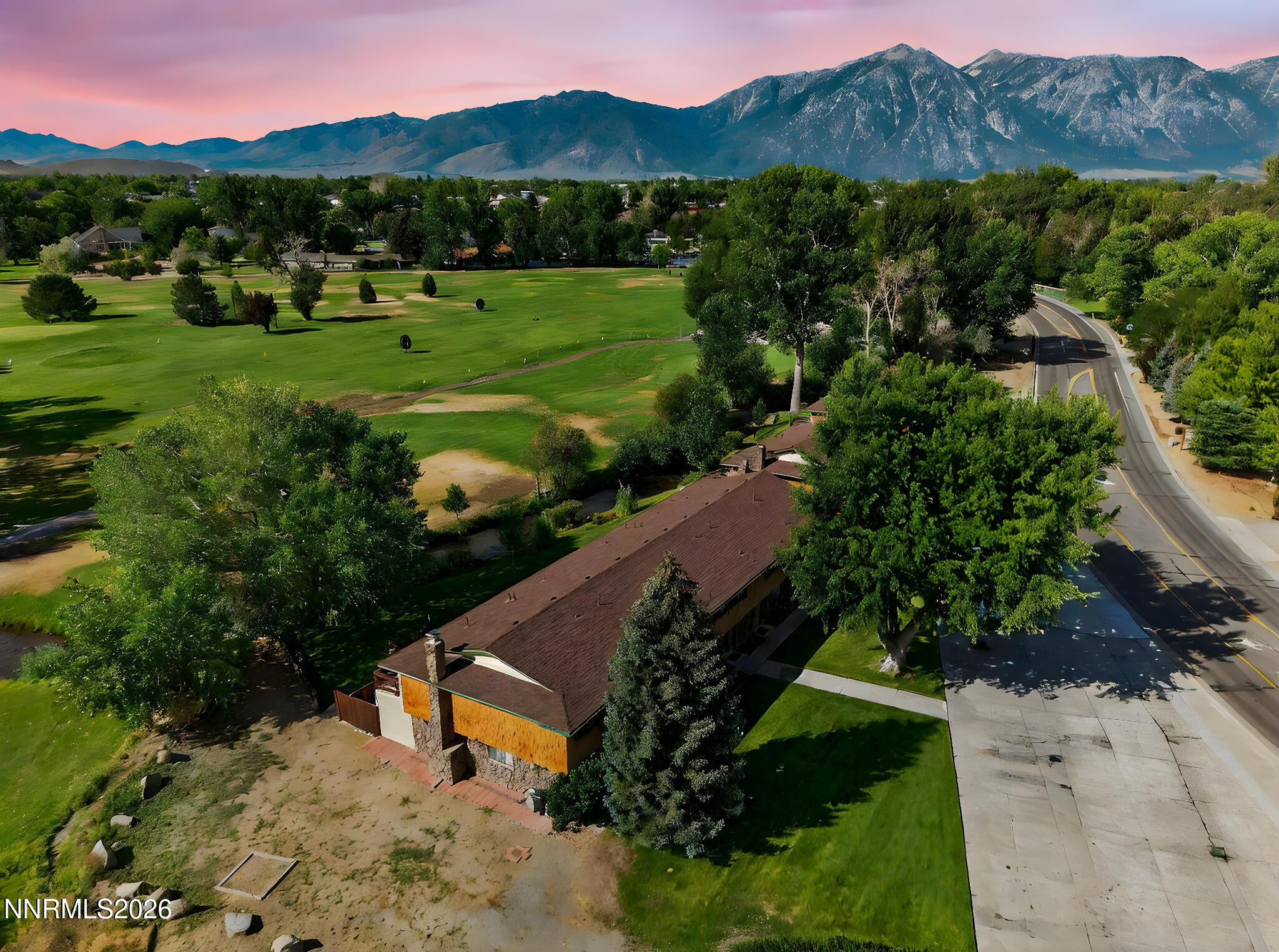 Image 3: 7-web-or-mls-1051 Riverview-4 day to dus