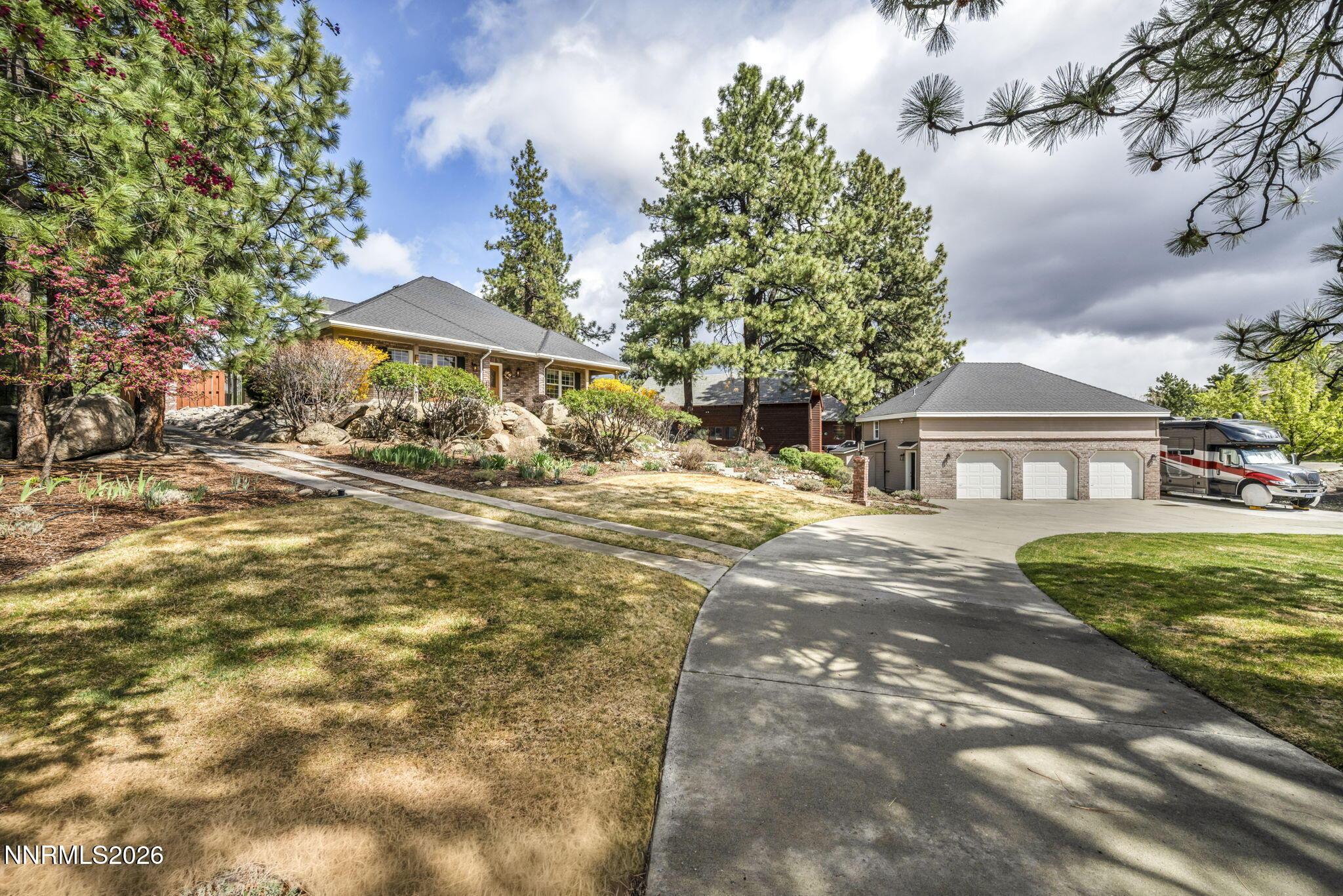 Image 2: 14-web-or-mls-3704-lakeview-rd