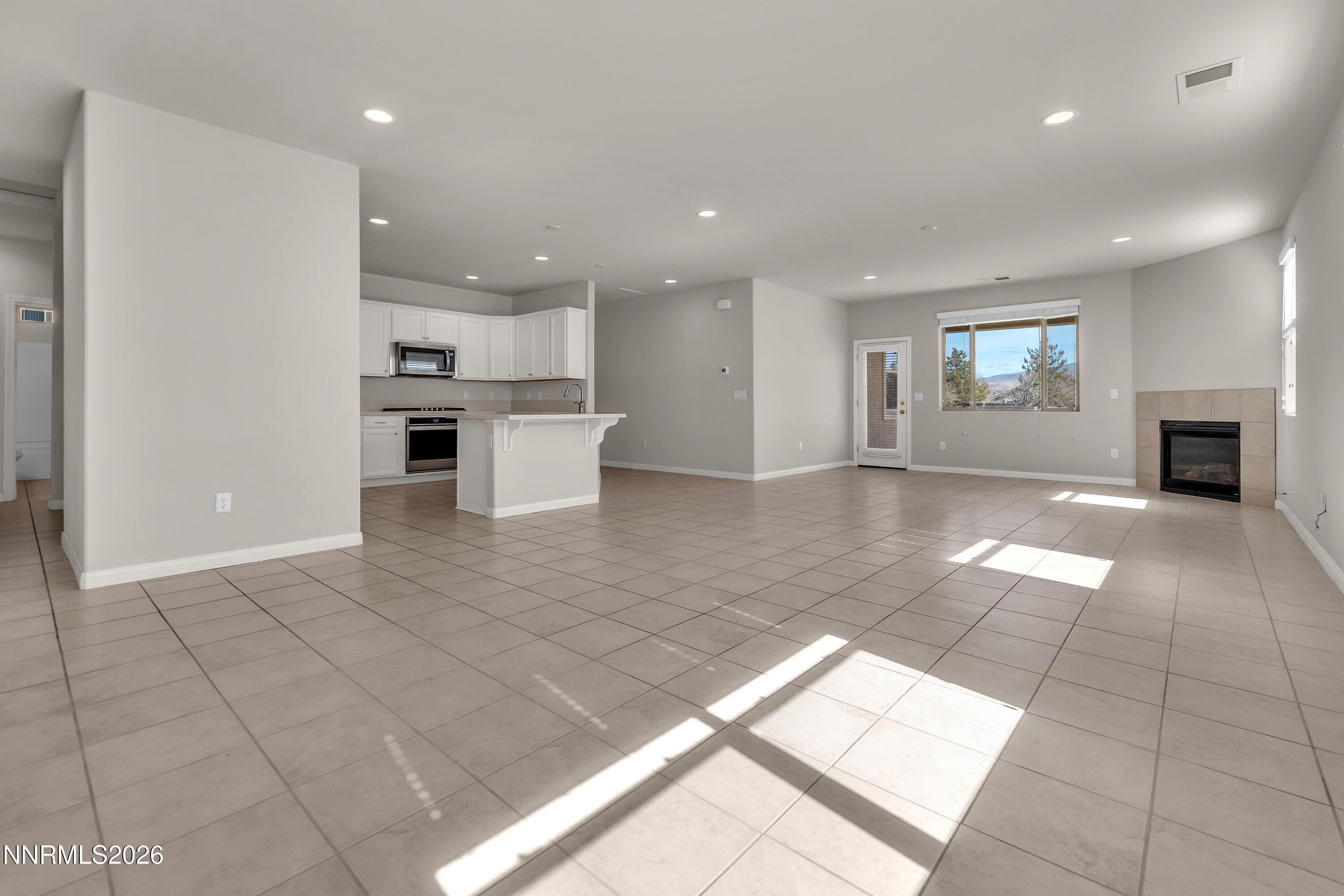 Image 2: Barrett6064-003