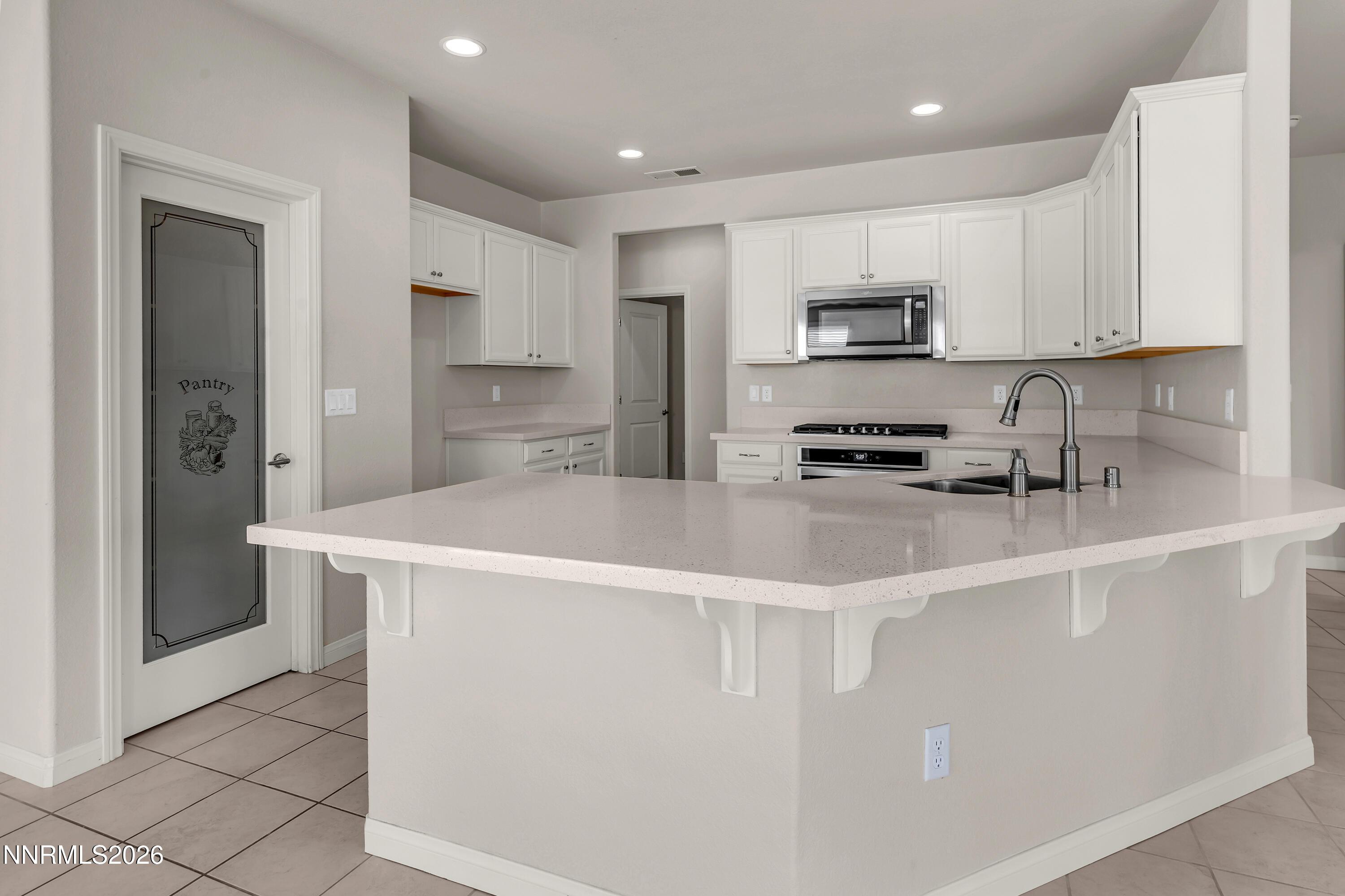 Image 4: Barrett6064-006