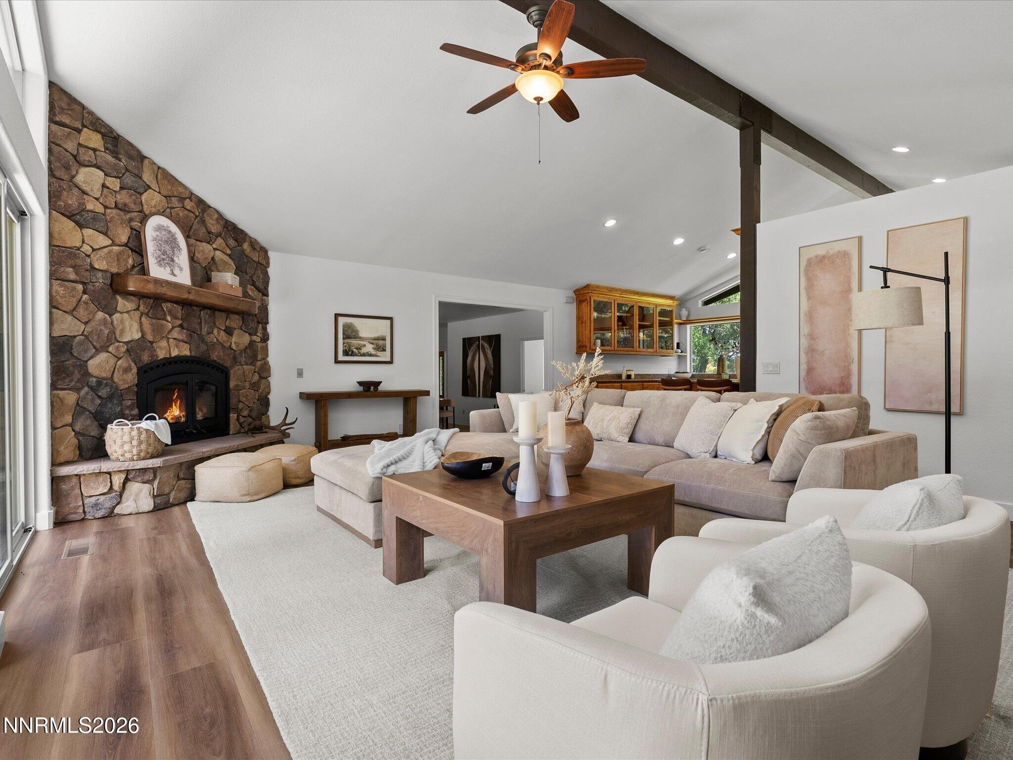 Image 4: 21-232 Beverly Way-208