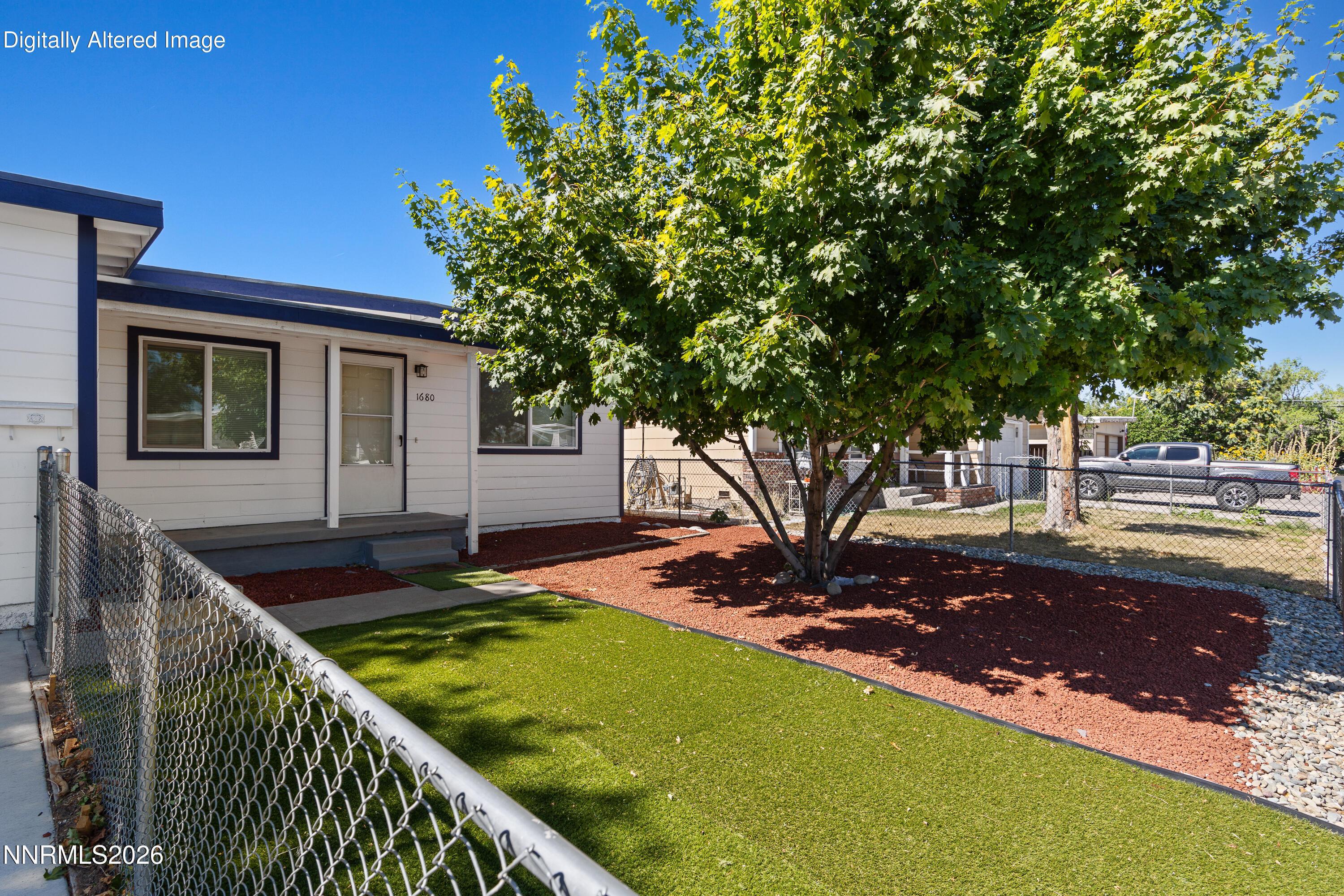 Image 4: Front Exterior 4