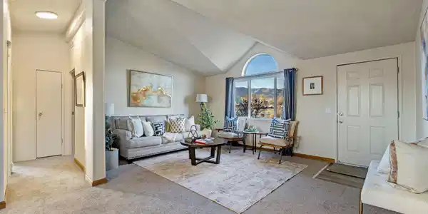 8905 Iroquois Trail