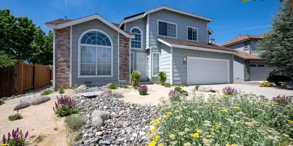 Image 2: Canyon Ridge front photo 2