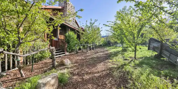 Image 4: 18-web-or-mls-1015-old-us-hwy-395-n