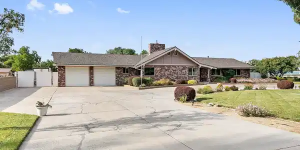 420 Country Drive