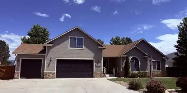 2911 La Cresta Circle