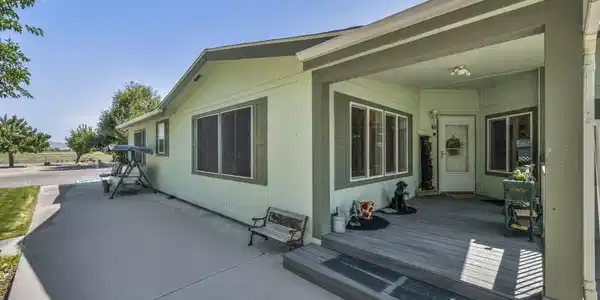 Image 4: 6-web-or-mls-3000-n-meridian-rd