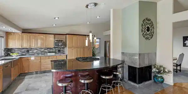 Image 2: 18-web-or-mls-DSC08911