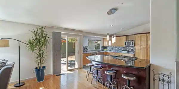 Image 4: 20-web-or-mls-DSC08906