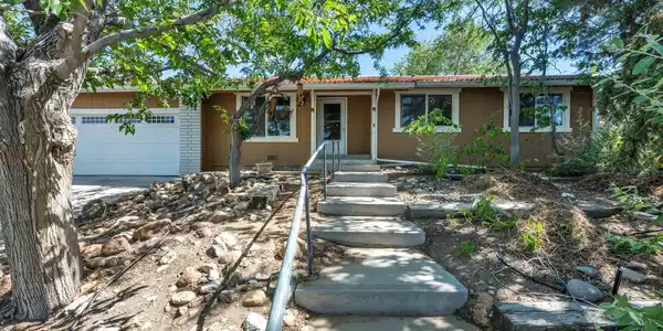 1425 Julie Court