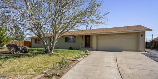 20 Palm Springs Court