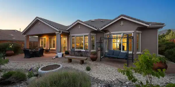 Image 2: 2-web-or-mls-9160 Quilberry Twilight-3