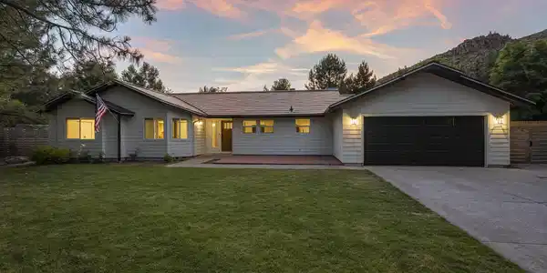 10085 Raccoon Court