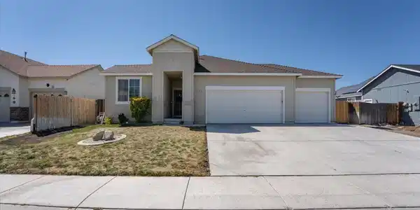 Image 2: 02-1475 Mountain Rose Dr Fernley NV 8940