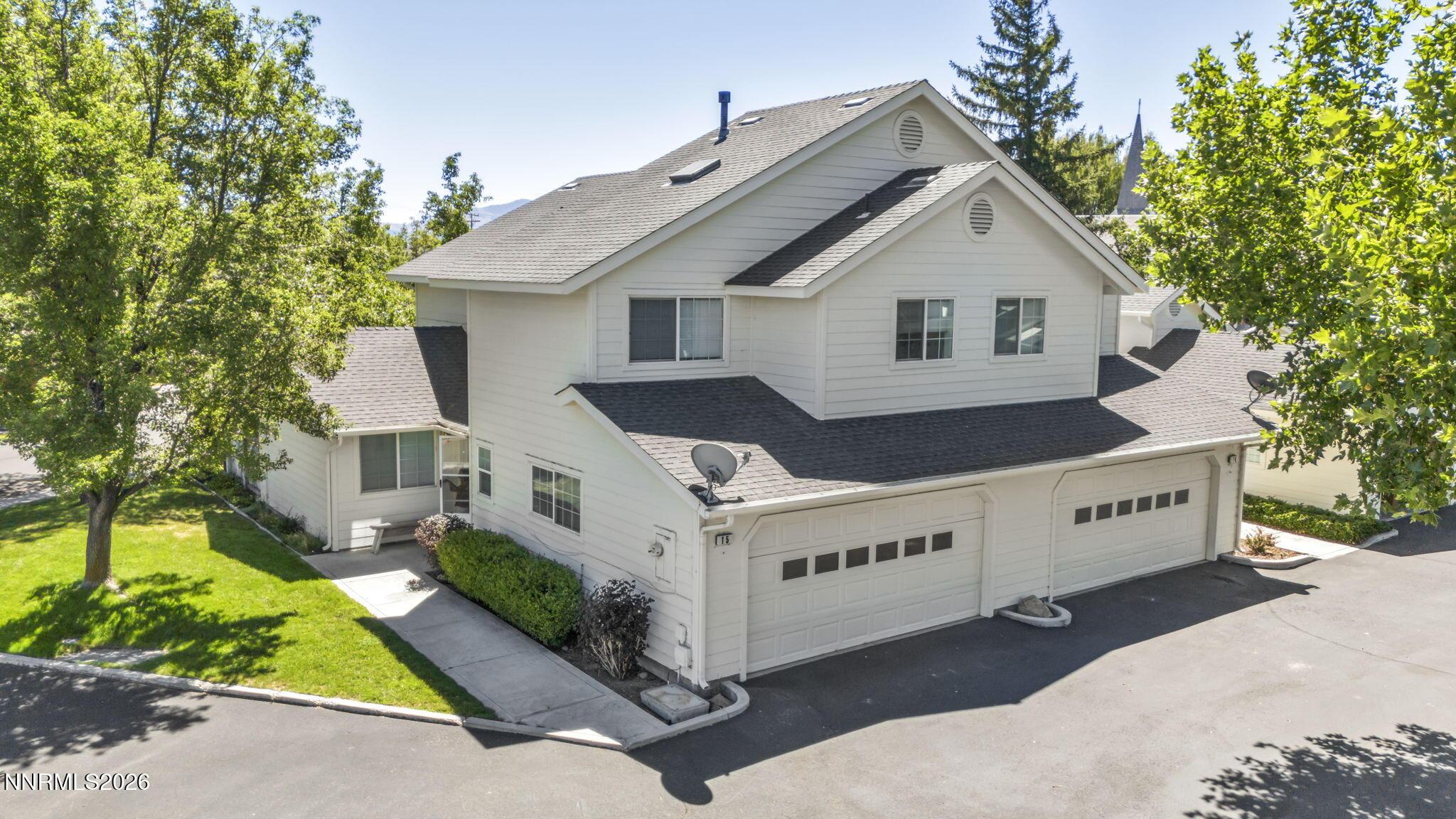 Image 1: 14-web-or-mls-1179-cottonwood-st-15