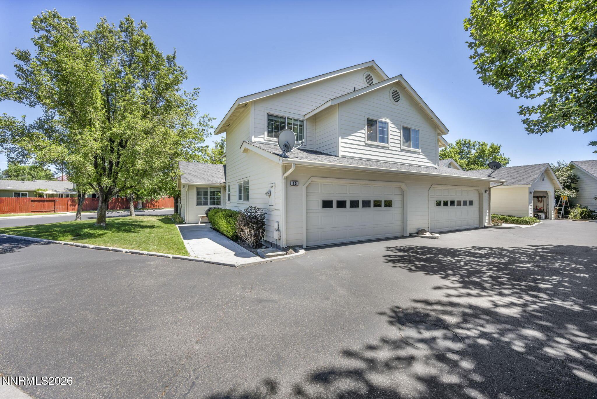 Image 2: 1-web-or-mls-1179-cottonwood-st-15