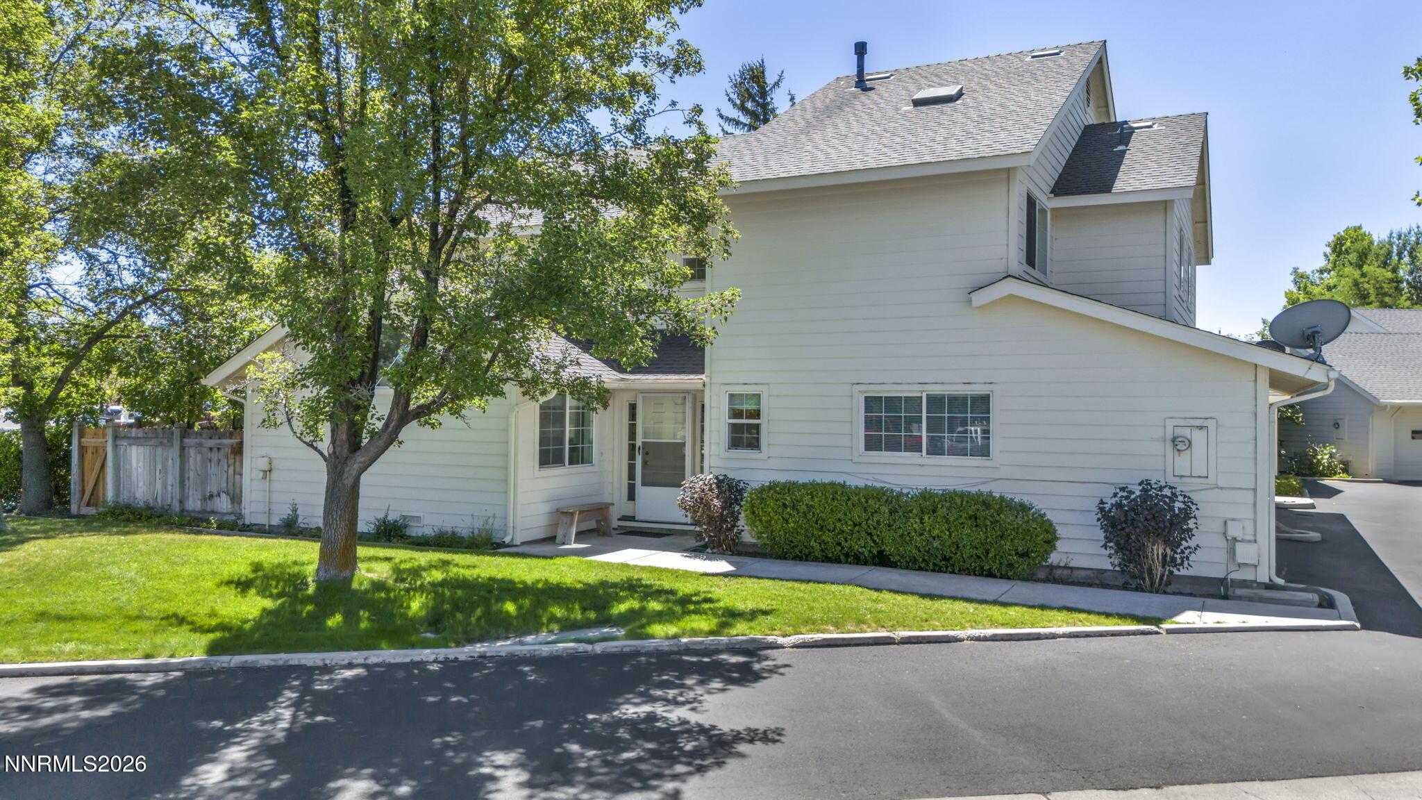 Image 3: 26-web-or-mls-1179-cottonwood-st-15