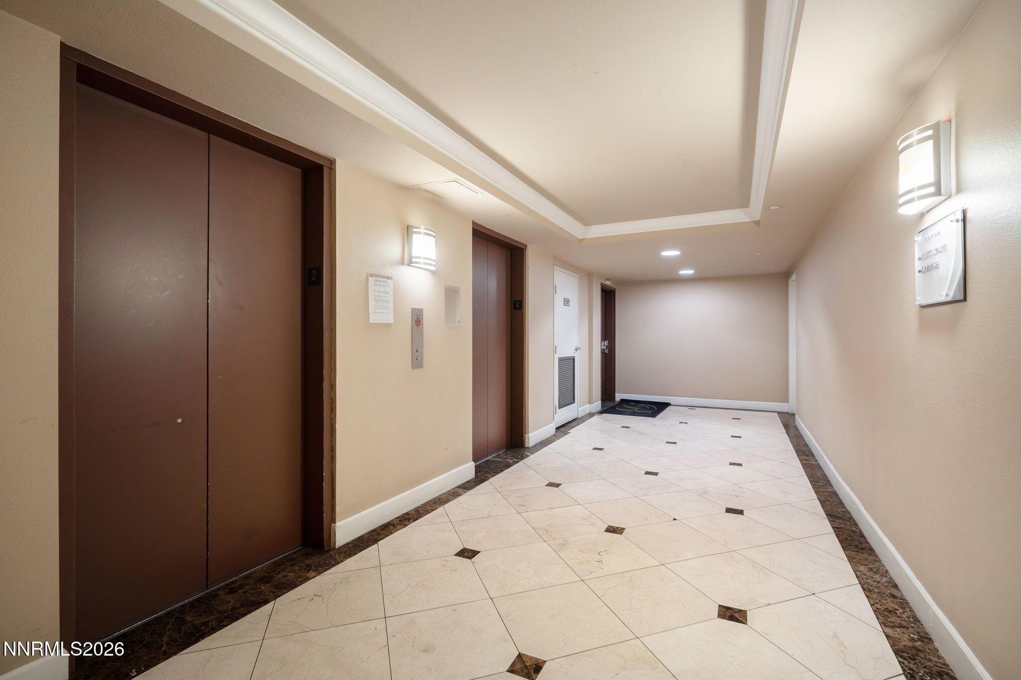 Image 4: 15-web-or-mls-450 N Arlington-16