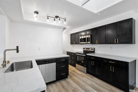 6798 Flower Street