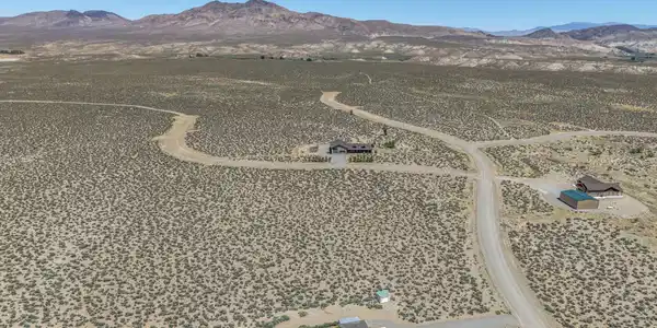 Image 4: 3-web-or-mls-78-desert-view-dr