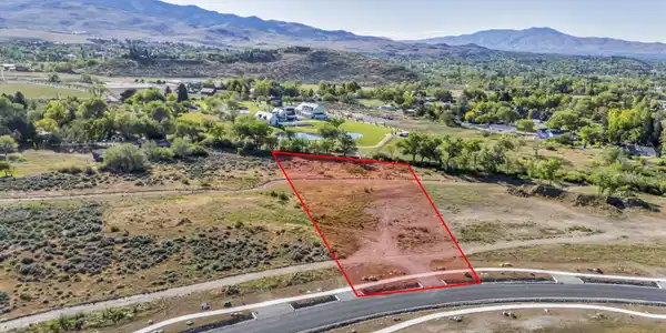 Image 3: 94-web-or-mls-10-glenhaven-drive