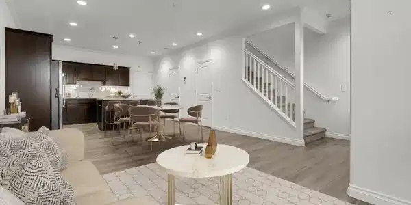 Image 2: VillageCenter18667-004