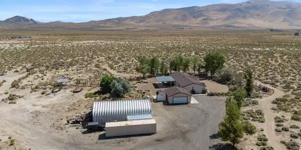Image 2: 4900 Range Land Rd-160