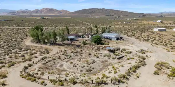 Image 3: 4900 Range Land Rd-161