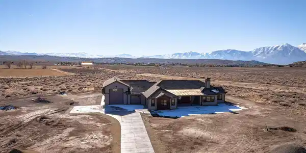2401 Blaze Court