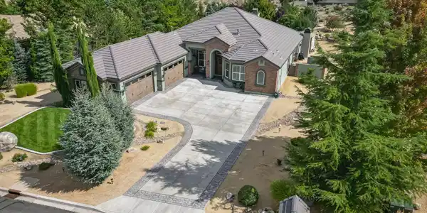 Image 3: 4-web-or-mls-dji_fly_20260909_184140_888