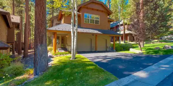 863 Lake Country Dr