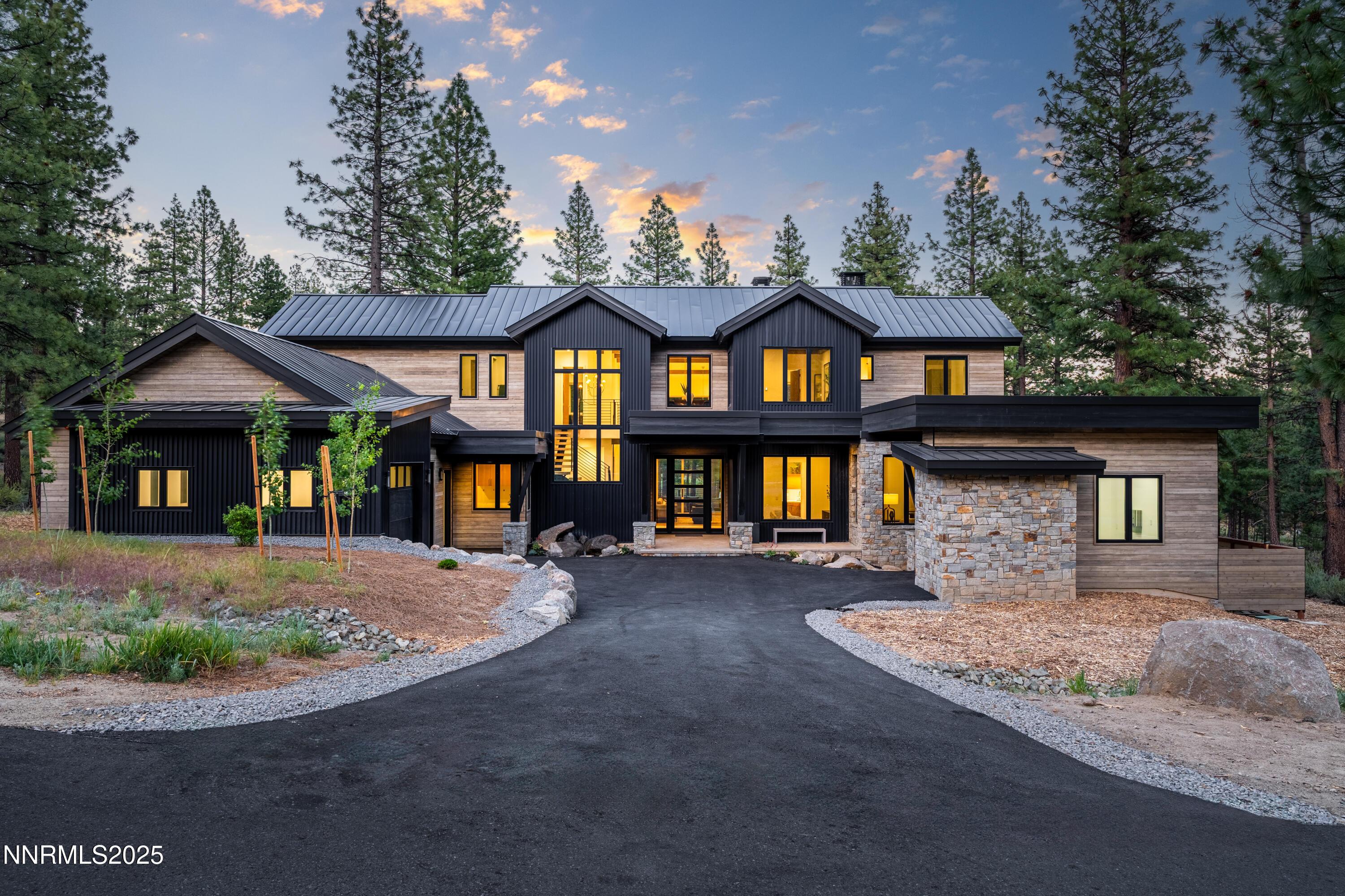 Image 2: Lot 101 Twilights - WEB-6