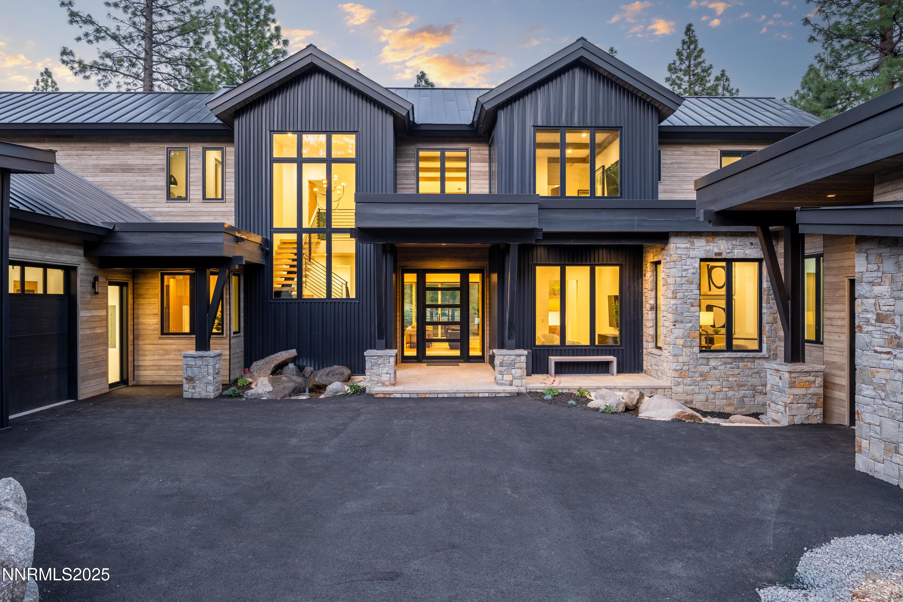 Image 4: Lot 101 Twilights - WEB-9