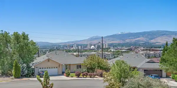 Image 4: 10-web-or-mls-DSC04183