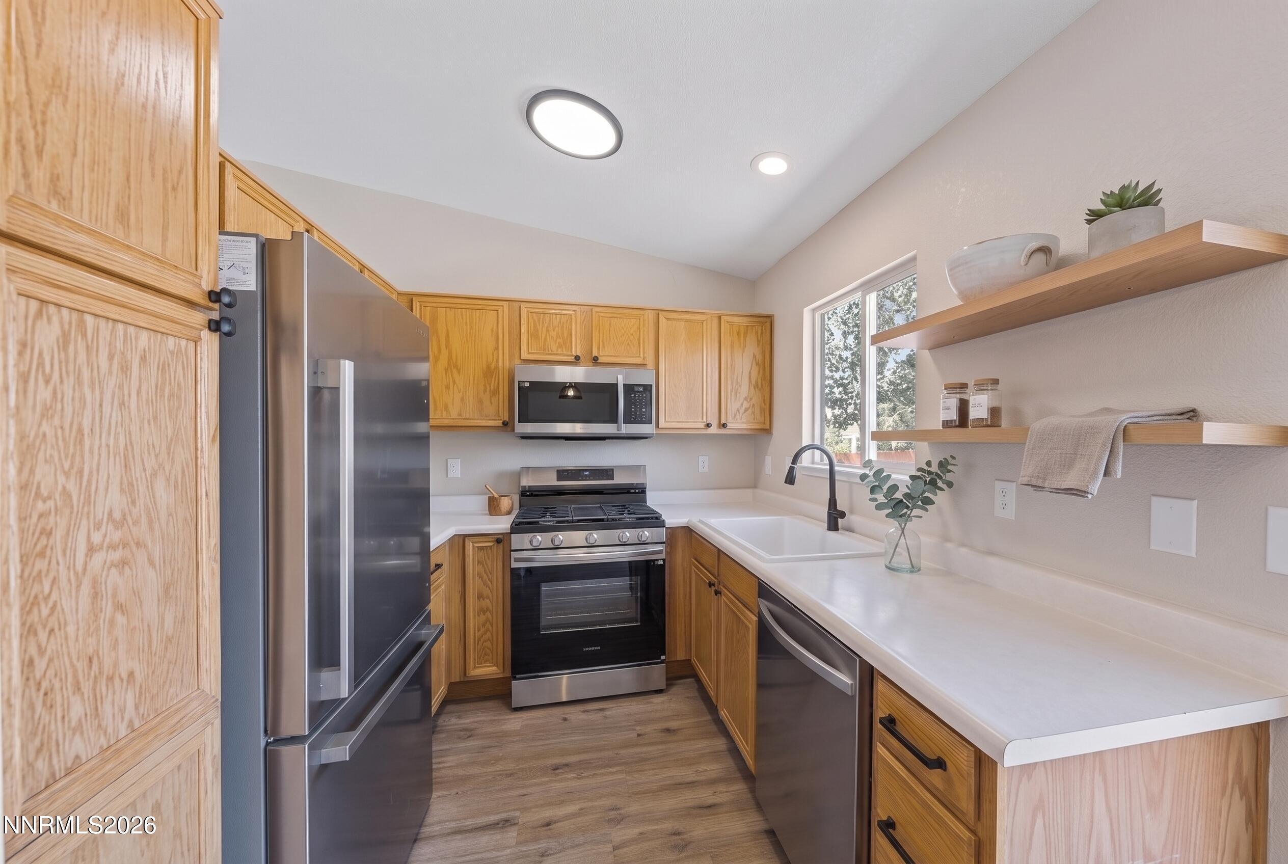 Image 2: A7V00153_kitchen_staged_v6