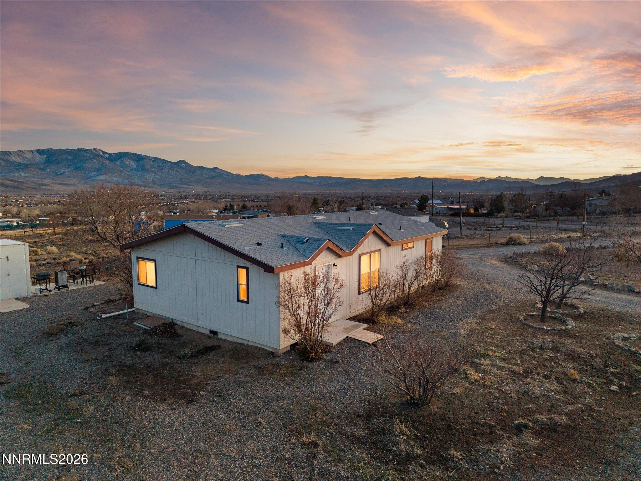 Image 4: 05-208 Julie Way-104