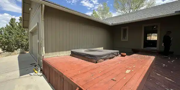 Image 4: Hot Tub