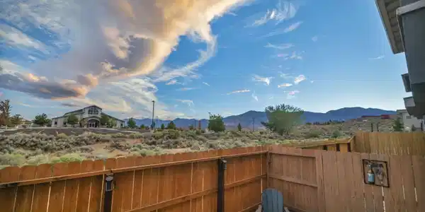 Image 4: Sierra Views
