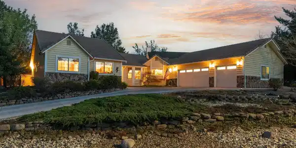 2280 Stowe Drive